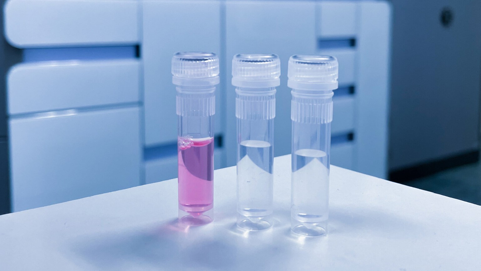 260220_CERTANIA_GBD_Website_TestingTubesOnePink