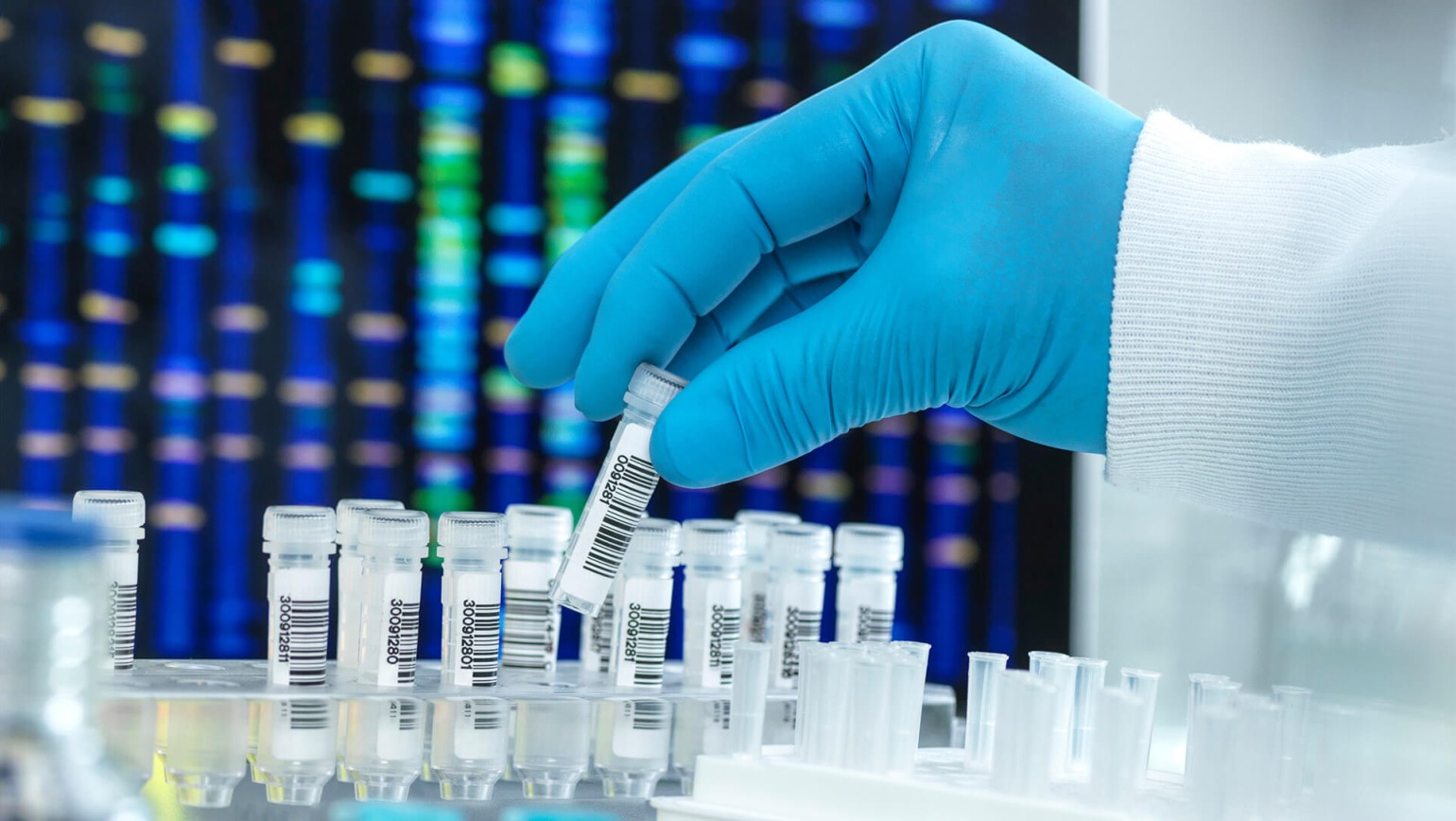 260220_CERTANIA_GBD_Website_TestingTubesBlueGlove